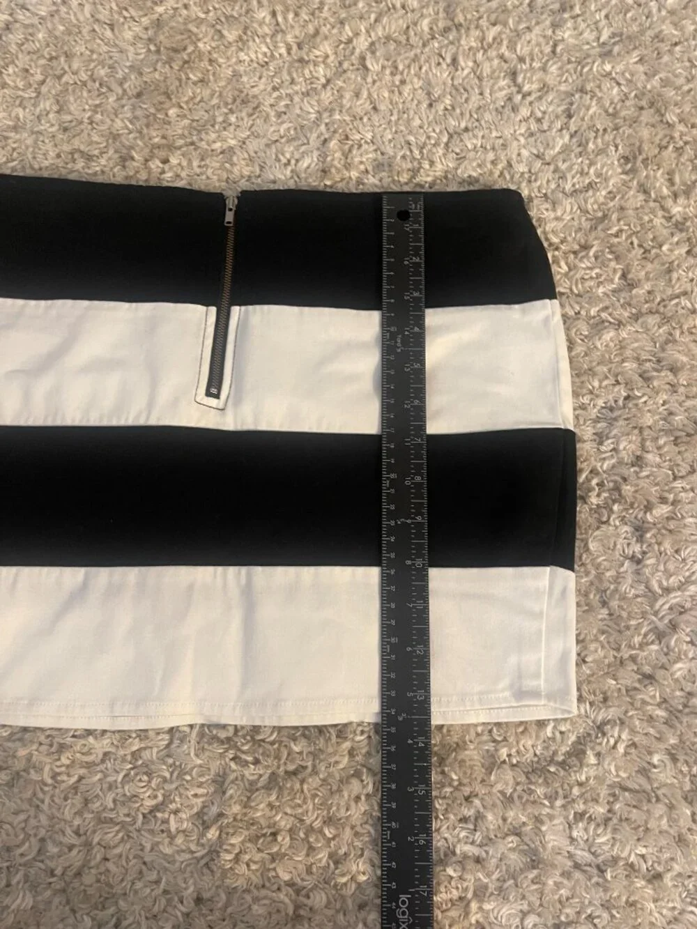 Volcom Frochick Striped Mini Skirt Black White Size 7 Y2K Skater